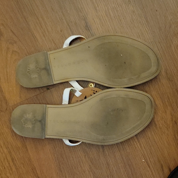 YELLOWBOX ROMONA white with gold  beaded sandals slides rubber soles SZ 8 EUC… - Picture 4 of 7